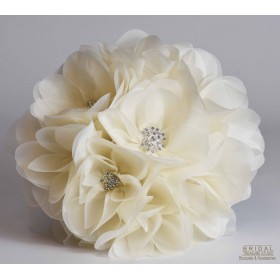 Ανθοδέσμη γάμου από άνθη μανόλιας για τη Χριστίνα Τσ. 1012 από Bridal Treasure Studio